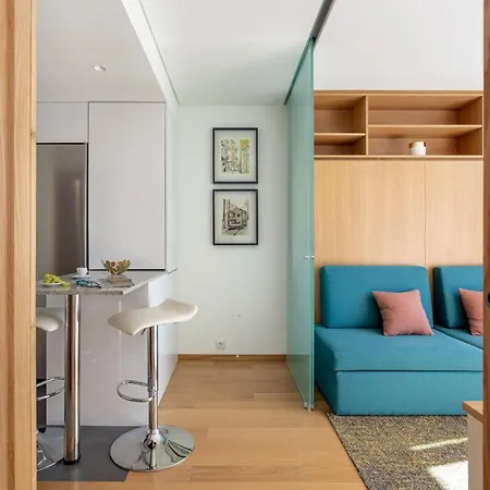 Joivy Bright Flat, Quiet Area Apartment